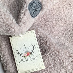 Boundless North Pullover Berber lined cotton base Pale pink with gray oversized